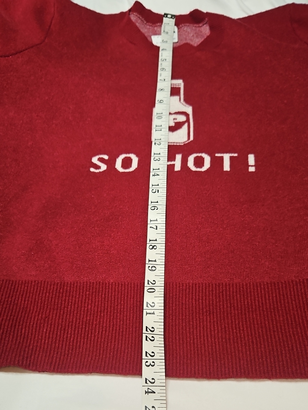 PINK Victoria's Secret Red 'So Hot!' Graphic Crewneck Sweater LARGE NWT - Picture 8 of 8